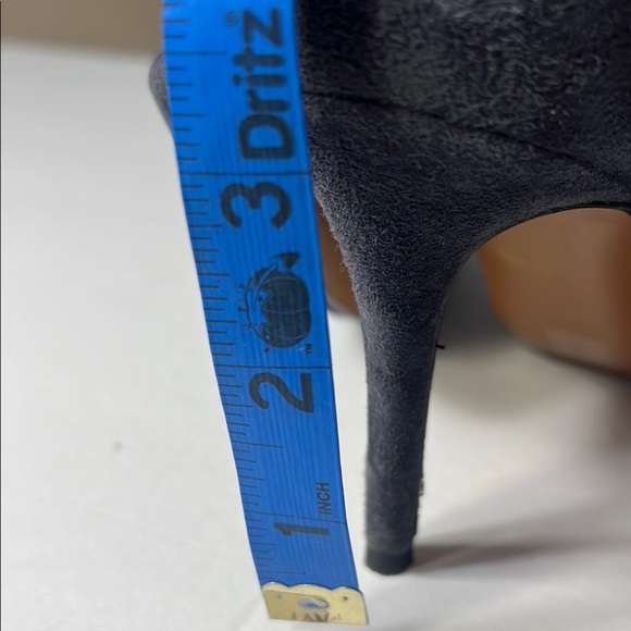 Coach Women's charcoal Grey Suede Pumps - Picture 4 of 8